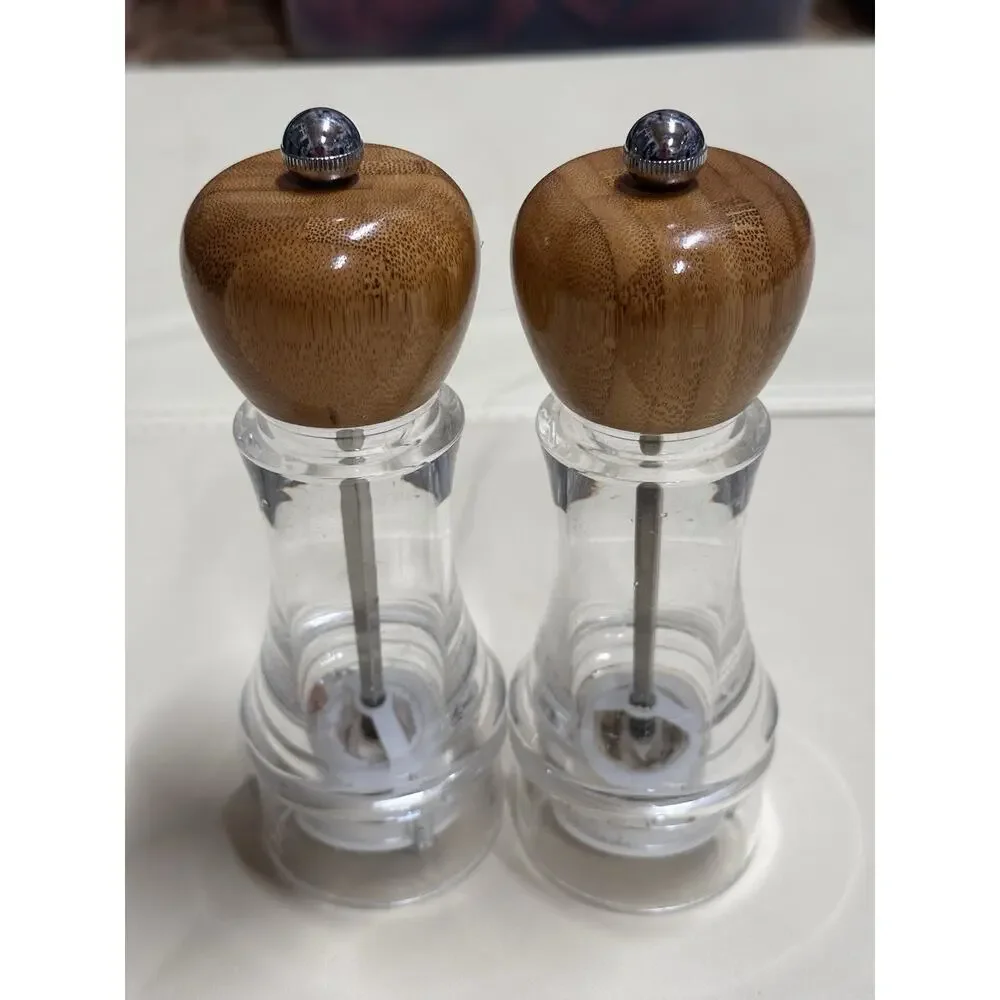 PAMPERED CHEF Bamboo Salt & Pepper Grinders • Pair • 7